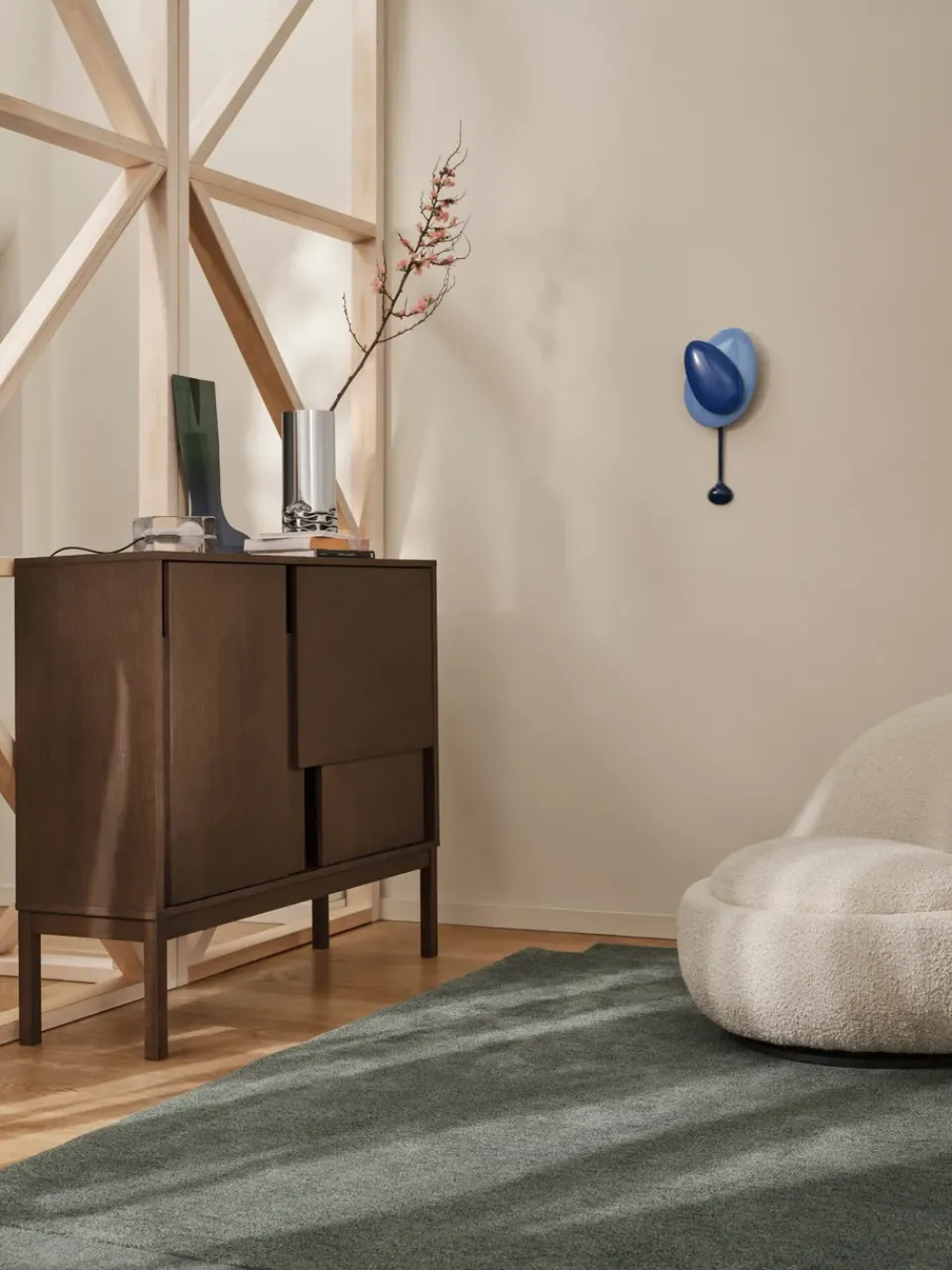 Aparador Layer, Roble oscuro, 120x110, con patas*Design House Stockholm Hot