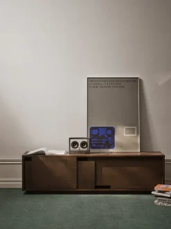Aparador Layer, Roble oscuro, 180×51 cm*Design House Stockholm New