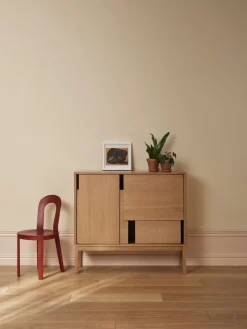 Aparador Layer, Roble, 120x110, con patas*Design House Stockholm Hot