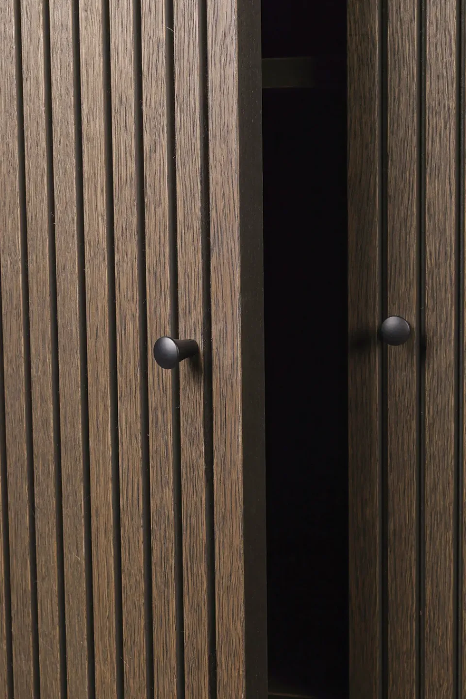 Aparador Sill Tall, Dark stained oak*Ferm Living Discount