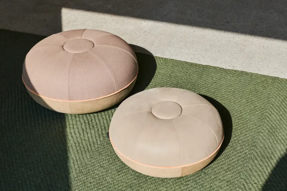 Asiento puff Pouf pequeño, Light grey*Fritz Hansen Sale