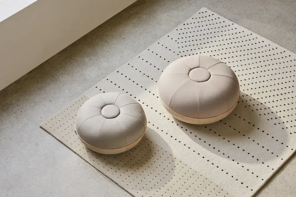 Asiento puff Pouf pequeño, Light grey*Fritz Hansen Sale