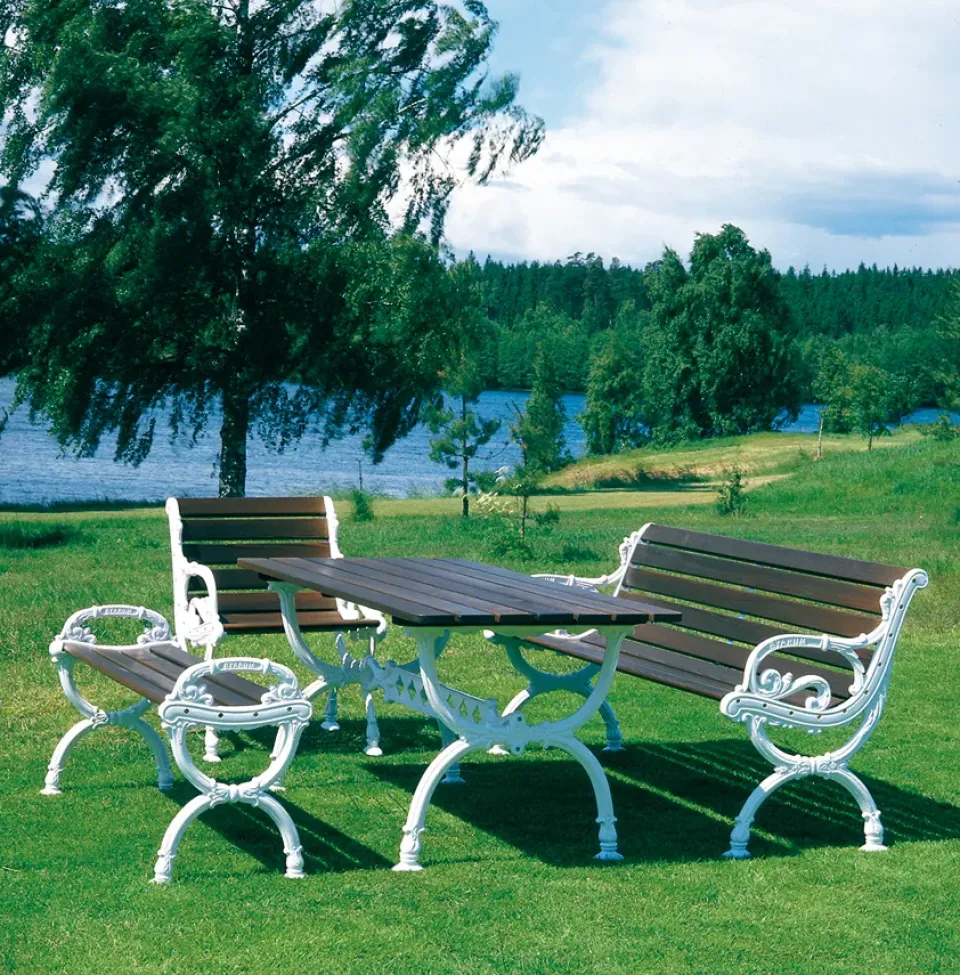 Banco Byarum, Pino barniz marrón, soporte blanco*Byarums bruk Online