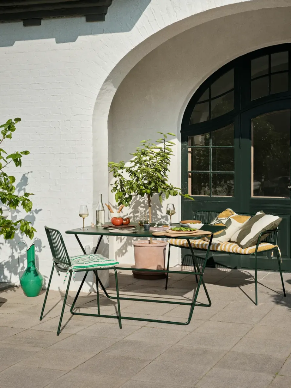 Banco con reposabrazos Eden, Forest green*Broste Copenhagen Online