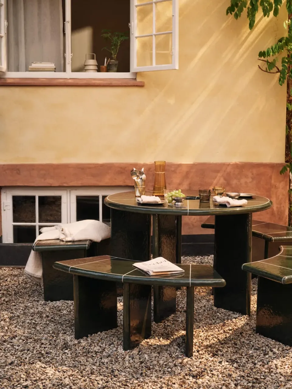 Banco Deya curved, Dark green, 110x40x45,5 cm*Ferm Living Clearance