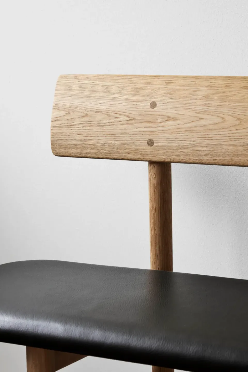 Banco Mogensen 3171, Robado pulido de roble-lær omni 301 black*Fredericia Furniture Outlet