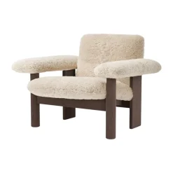 Butaca Brasilia low back, Dark oak-Nature sheepskin curly*Audo Copenhagen Outlet