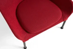 Butaca Lounge O2 Lounge Chair, Soft red-acero lacado negro*HAY Online