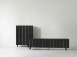 Cómoda Rib dresser 4 cajones, Soft Black*Normann Copenhagen