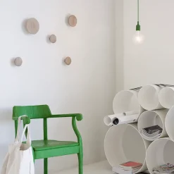 Colgador de pared The Dots, pequeño, roble*Muuto Best