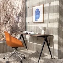 Escritorio Pyramid 01, Oak clear lacquer-140x75cm-estructura de acero*HAY