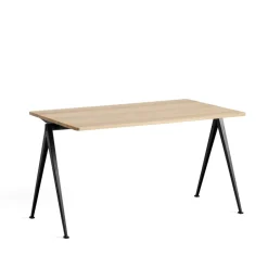 Escritorio Pyramid 01, Oak matt lacqured-140x75cm-estructura de acero negra*HAY Online