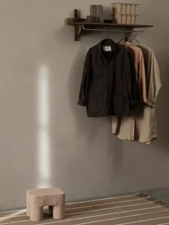 Estante con barra Sector 37 x 87 cm, Smoked Oak, brass*Ferm Living