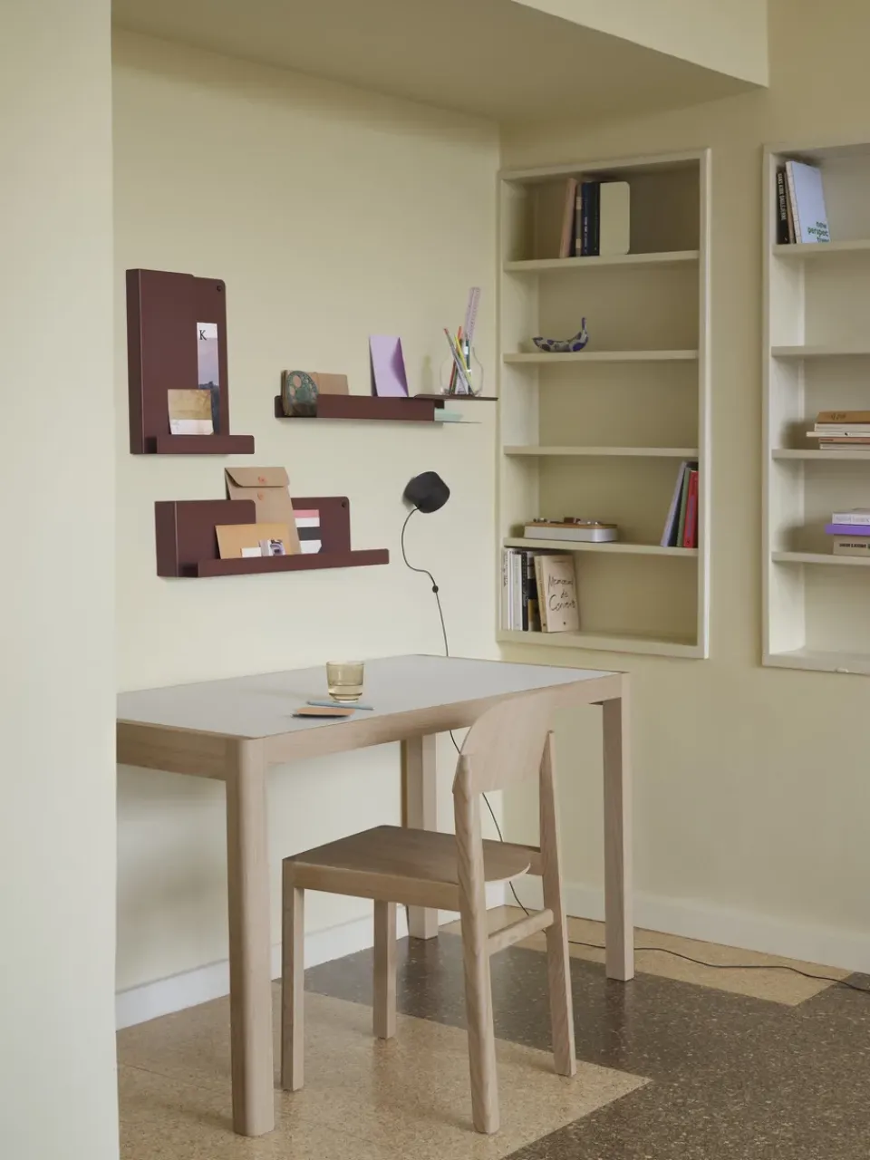 Estantería Folded, mediana, Deep Red*Muuto Outlet