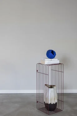 Estantería Wire, Wine, 31 × 70 × 26 cm*Mette Ditmer Best