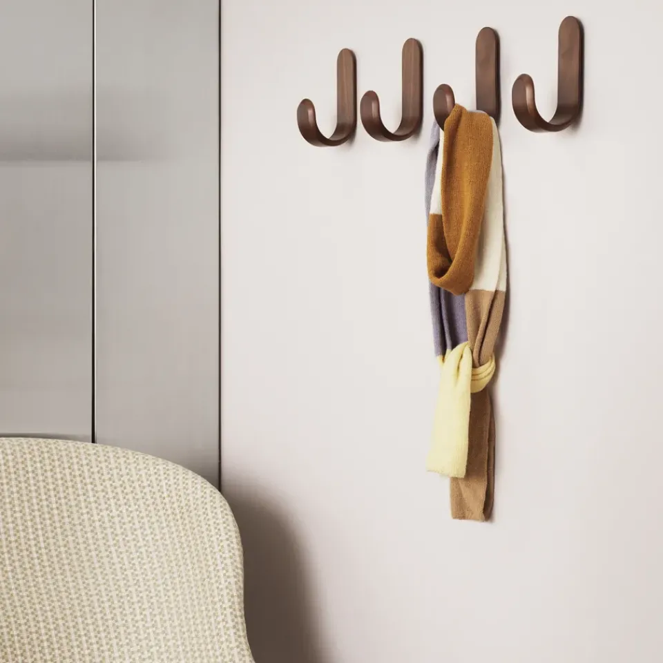 Gancho Curve, nogal*Normann Copenhagen Discount