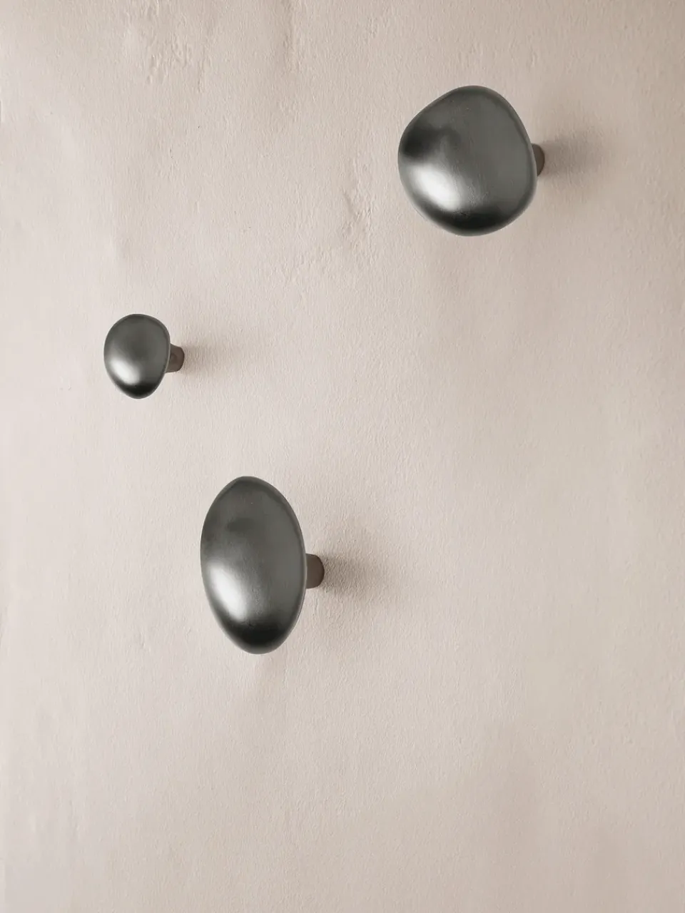 Gancho Mushroom, Black brass*Ferm Living Outlet