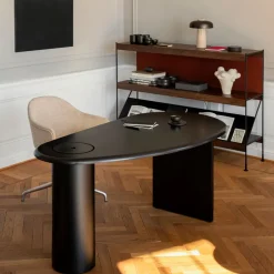 Módulo de estantería Zet, Oak dark stained, 1x2, black steel base*Audo Copenhagen Discount