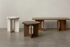 Mesa Auxiliar Androgyne de roble oscurecido Ø50 cm , Tablero de roble teñido de oscuro*Audo Copenhagen Clearance