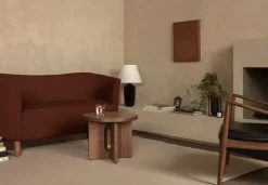 Mesa Auxiliar Androgyne de roble oscurecido Ø50 cm , Tablero de roble teñido de oscuro*Audo Copenhagen Clearance