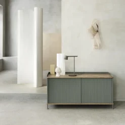 Mesa auxiliar Enfold baja 125x45x63 cm, Oak-Dusty green*Muuto Online