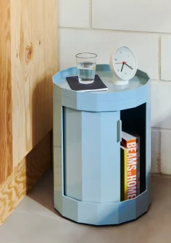 Mesa auxiliar Facet Cabinet low pies/ruedas 49 cm, Misty blue*HAY Hot