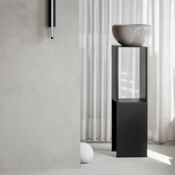 Mesa auxiliar Pedestal, Black*Kristina Dam Studio Hot