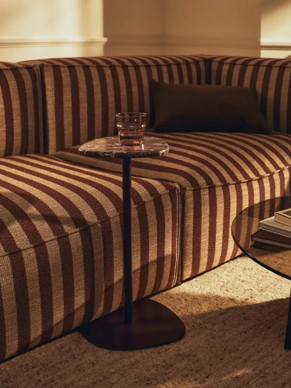 Mesa auxiliar Plyo , Dark grape*Ferm Living Outlet