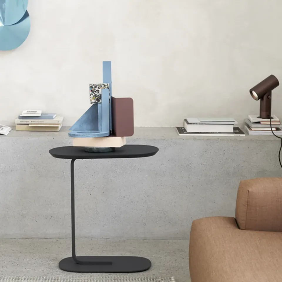 Mesa auxiliar Relate 73,5 cm, Oak veneer-Black*Muuto Best