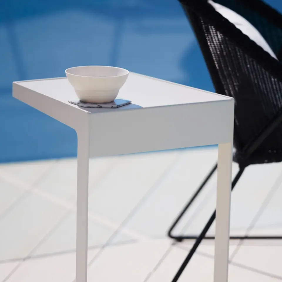 Mesa auxiliar Time Out, White*Cane-line Clearance