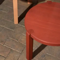 Mesa de centro D108 Ragnesminde, Ø48 cm, carmín*FDB Møbler Sale