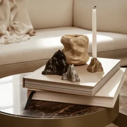 Mesa de centro Marble Table, Mármol , medium, base negra*Ferm Living Online