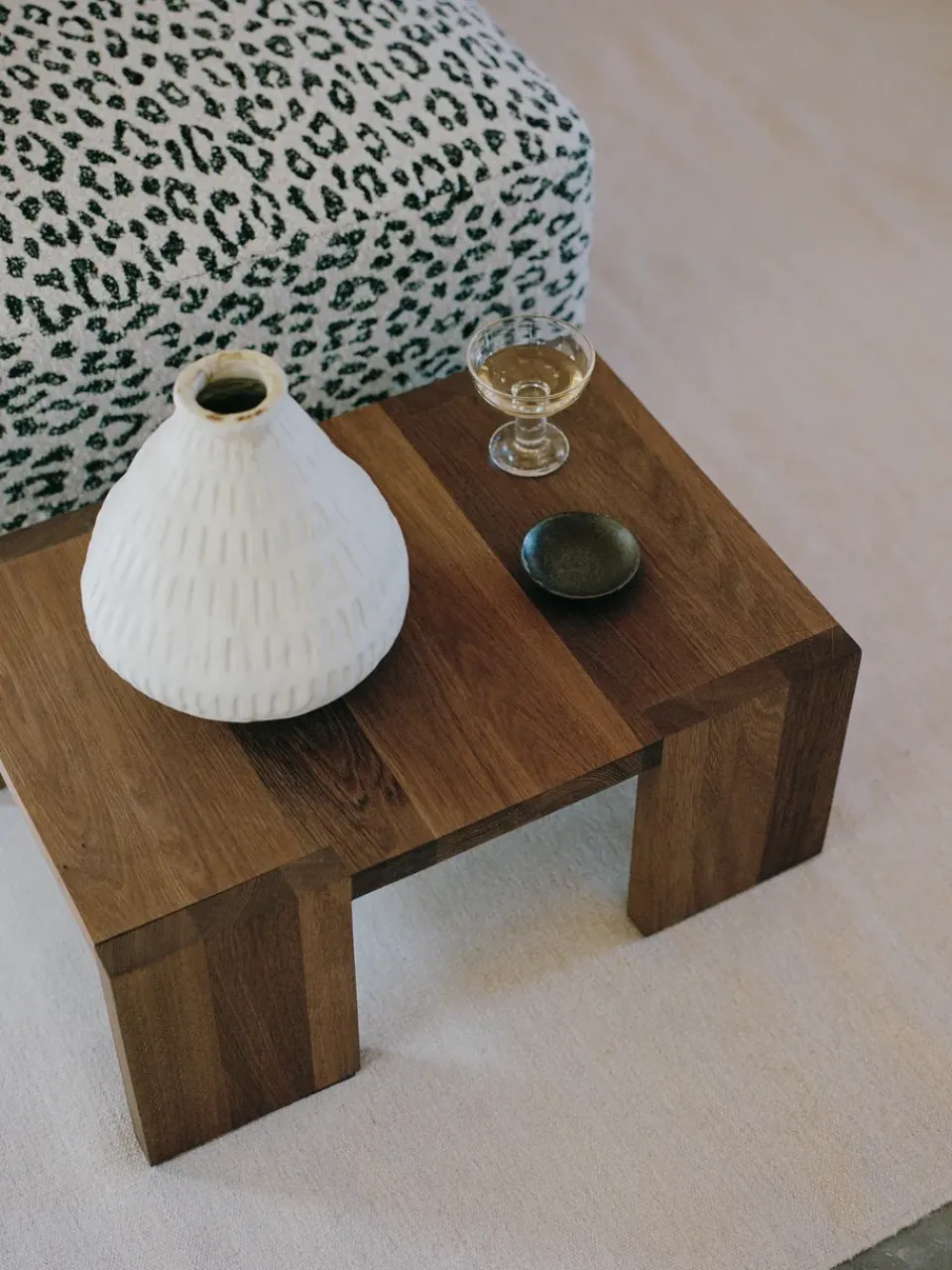 Mesa de centro Tennon, Roble ahumado, 61×43 cm*New Works Hot