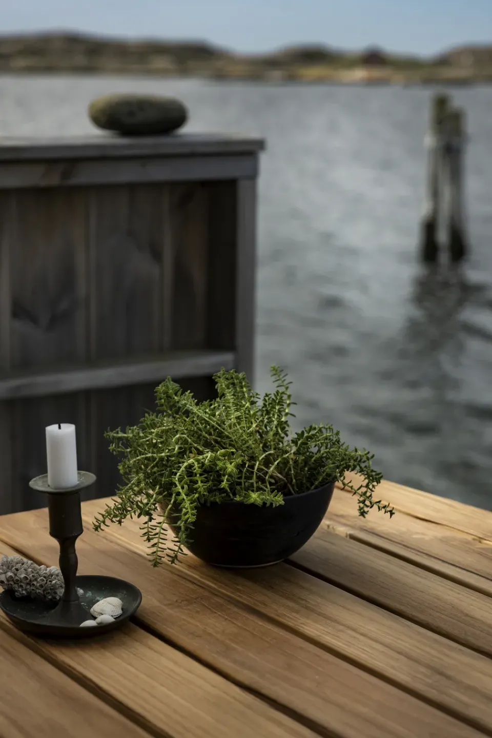 Mesa de comedor B31, Teca sin tratar - patas galvanizadas*Grythyttan Stålmöbler Online