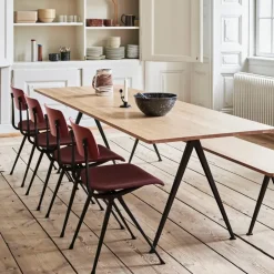 Mesa de comedor Pyramid 02, Oak matt lacqured-190x85cm-estructura de acero negra*HAY Clearance