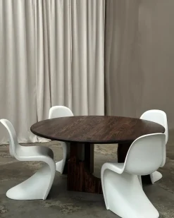 Mesa de comedor Sanders Ø160 cm, Nogal teñido oscuro*Tinted New