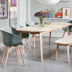 Mesa de comedor Triangle Leg, roble lacado, 250×85 cm*HAY Outlet