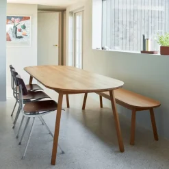 Mesa de comedor Triangle Leg, roble aceite, 200x85 cm*HAY