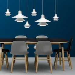 Mesa Form 120x120 cm, Green, patas de roble*Normann Copenhagen Outlet