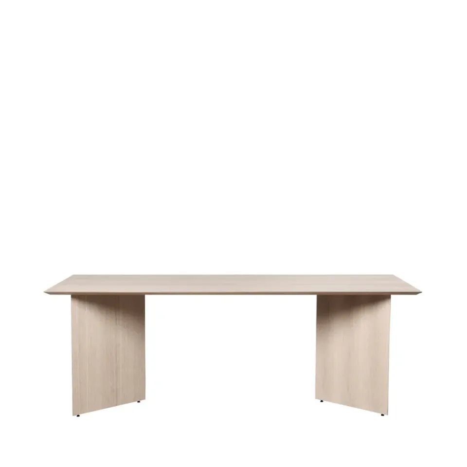 Mesa Mingle, Oak natural veneer, 210cm, patas en ángulo*Ferm Living Outlet