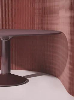 Mesa pedestal Midst, Dark red linoleum-dark red, Ø160 cm*Muuto