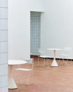 Mesa redonda de café Palissade Cone, Cream white, Ø70 cm*HAY Online