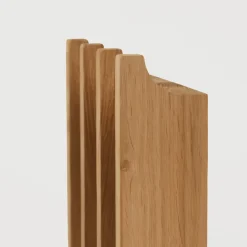 Perchero Column, Roble aceitado en tono cálido*Kristina Dam Studio Sale