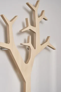 Perchero de pared Tree wall Special Edition 194 cm, Pino con acabado blanco*Swedese New