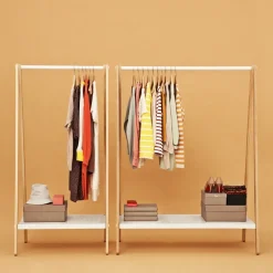 Perchero para ropa Toj, White, base de fresno*Normann Copenhagen Outlet