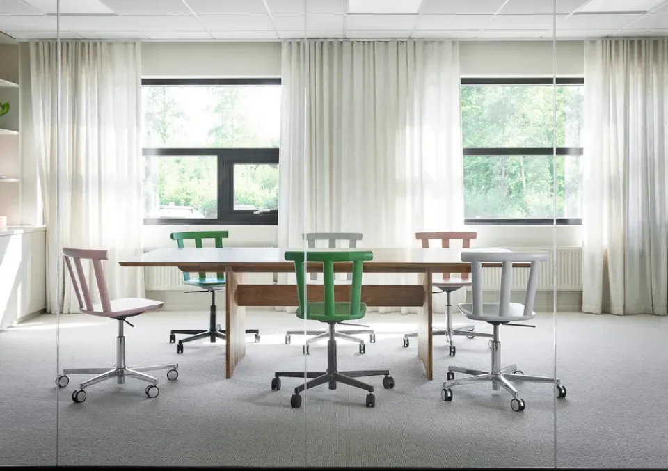 Silla Alt base giratoria con asiento tapizado abedul, Hallingdal 65-103 grey/beige-blanco 21*Stolab Outlet