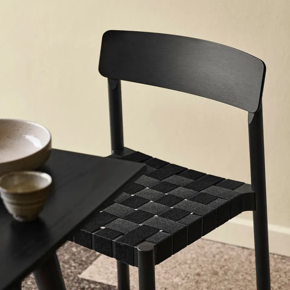 Silla Betty TK1, Black, asiento de banda de lino trenzada*&Tradition Sale