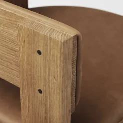 Silla Collector, Roble lacado en tono cálido-cuero coñac*Kristina Dam Studio Clearance
