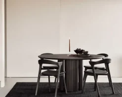 Silla con asiento de cuero Bok , Roble tintado -cuero*Ethnicraft Online