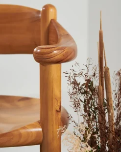 Silla con reposabrazos Daumiller, Golden pine*GUBI Hot